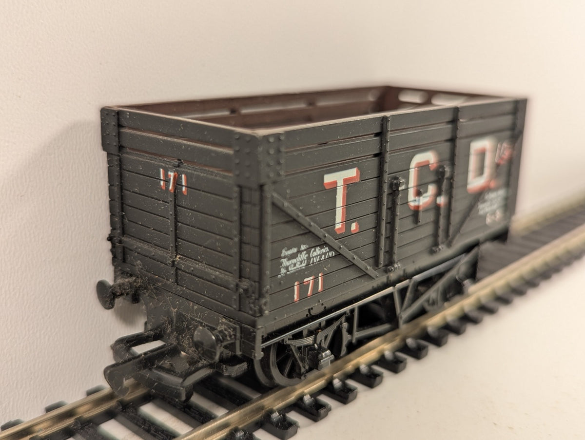 Mainline OO Gauge 37-158 12T 9 Plank Coke Wagon TCD Livery