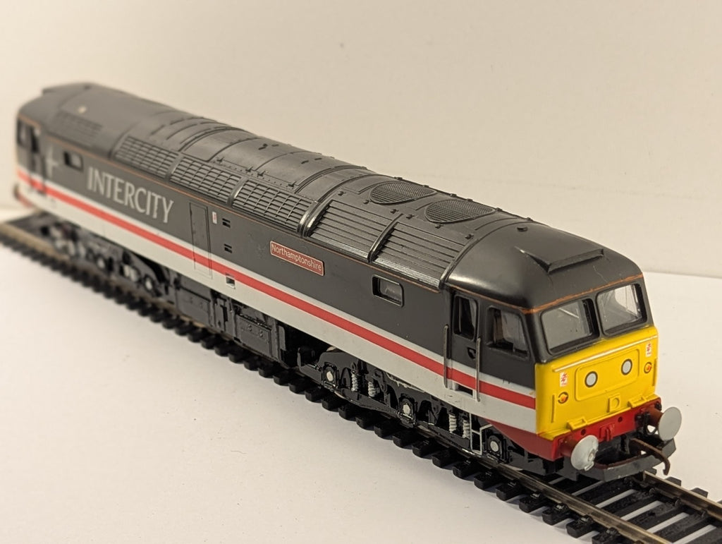 Hornby OO Gauge Class 47 47586 Northamptonshire InterCity Swallow Dummy Unit