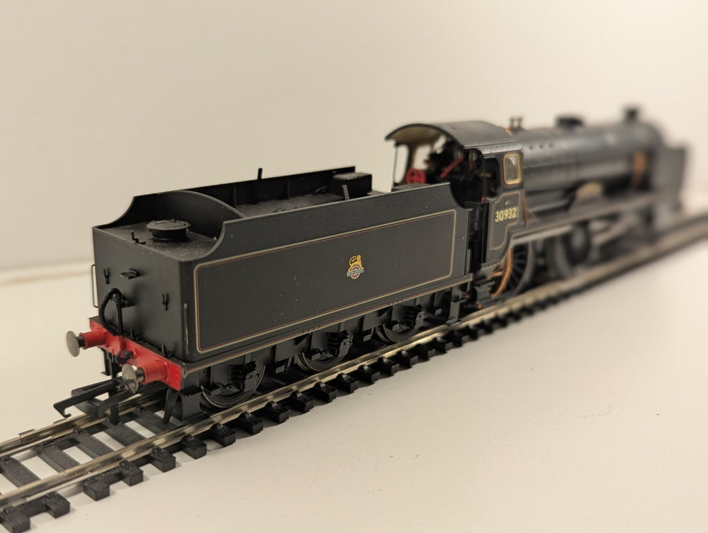 Hornby R2744 BR Schools Class 4-4-0 “Blundell’s” – DCC Ready