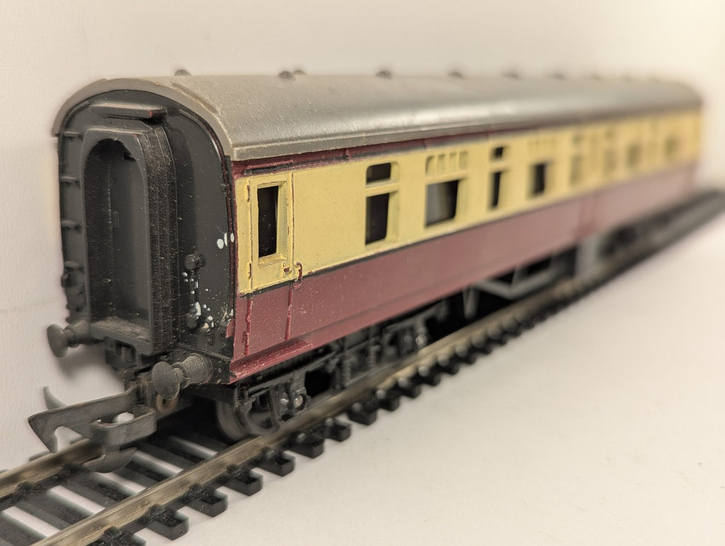 Tri-ang OO Gauge Main Line Composite Coach Passenger Coach M24001