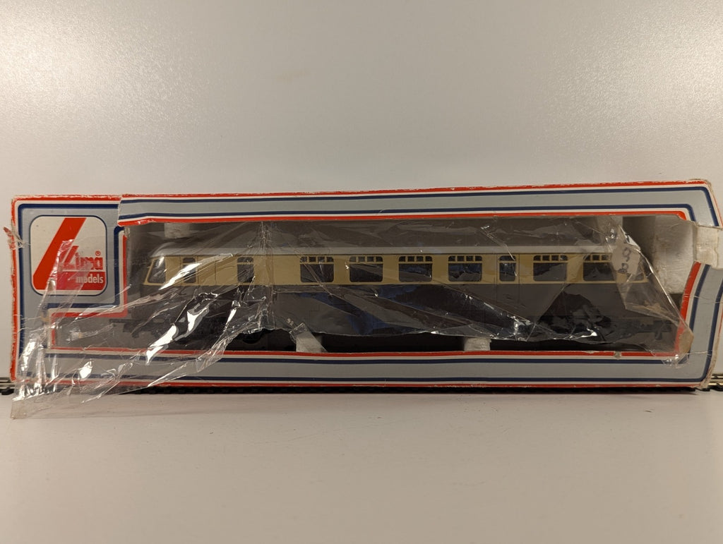 Lima L211 GWR Diesel Railcar Chocolate & Cream