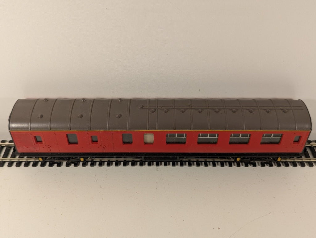 Hornby OO Gauge ex-LMS 57ft Suburban Brake Third Coach