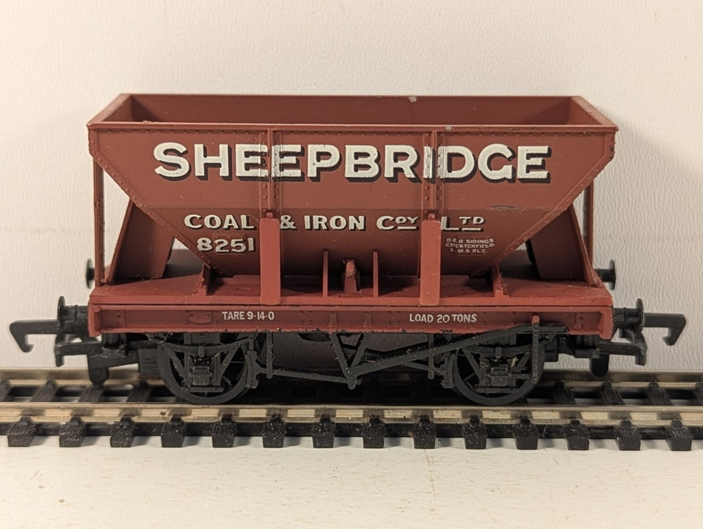 Mainline OO Gauge 20 Ton Steel Hopper Wagon Goods Wagon 8251