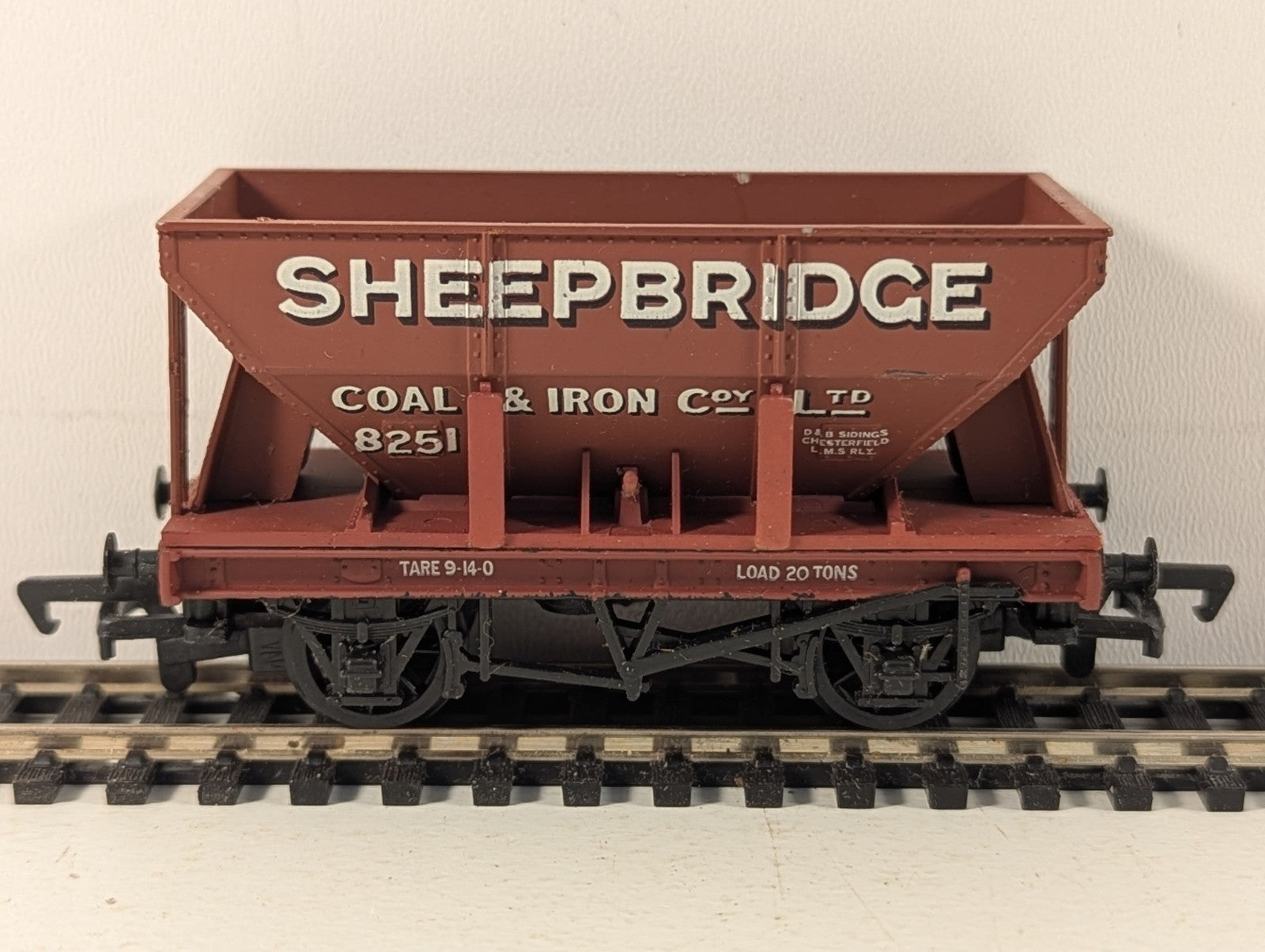 Mainline OO Gauge 20 Ton Steel Hopper Wagon Goods Wagon 8251