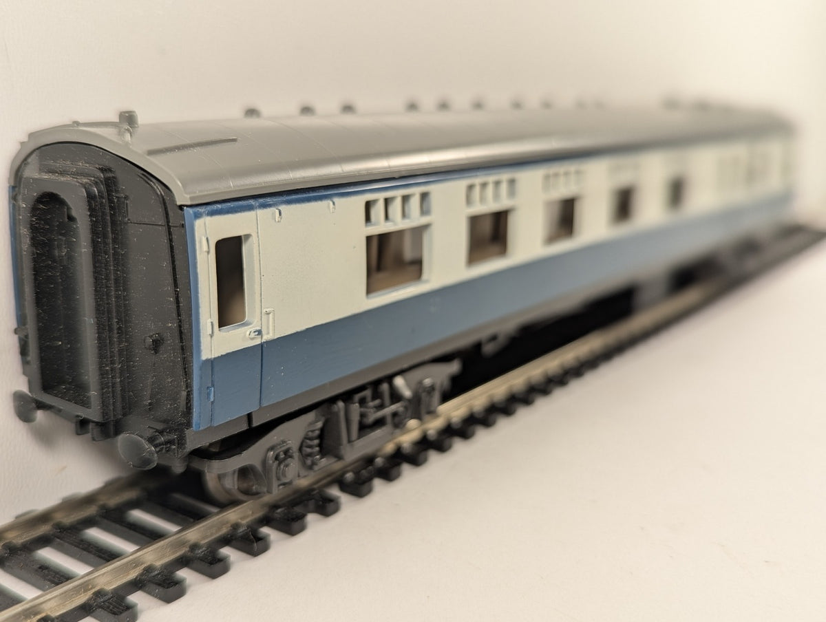 Tri-ang OO Gauge BR DMU Diesel Railcar Centre Unit Passenger Coach