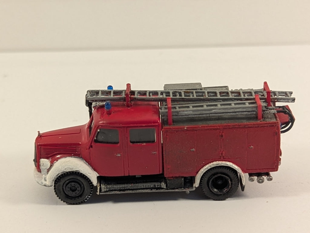 Roco HO Scale Mercedes-Benz L3500 Fire Engine Red