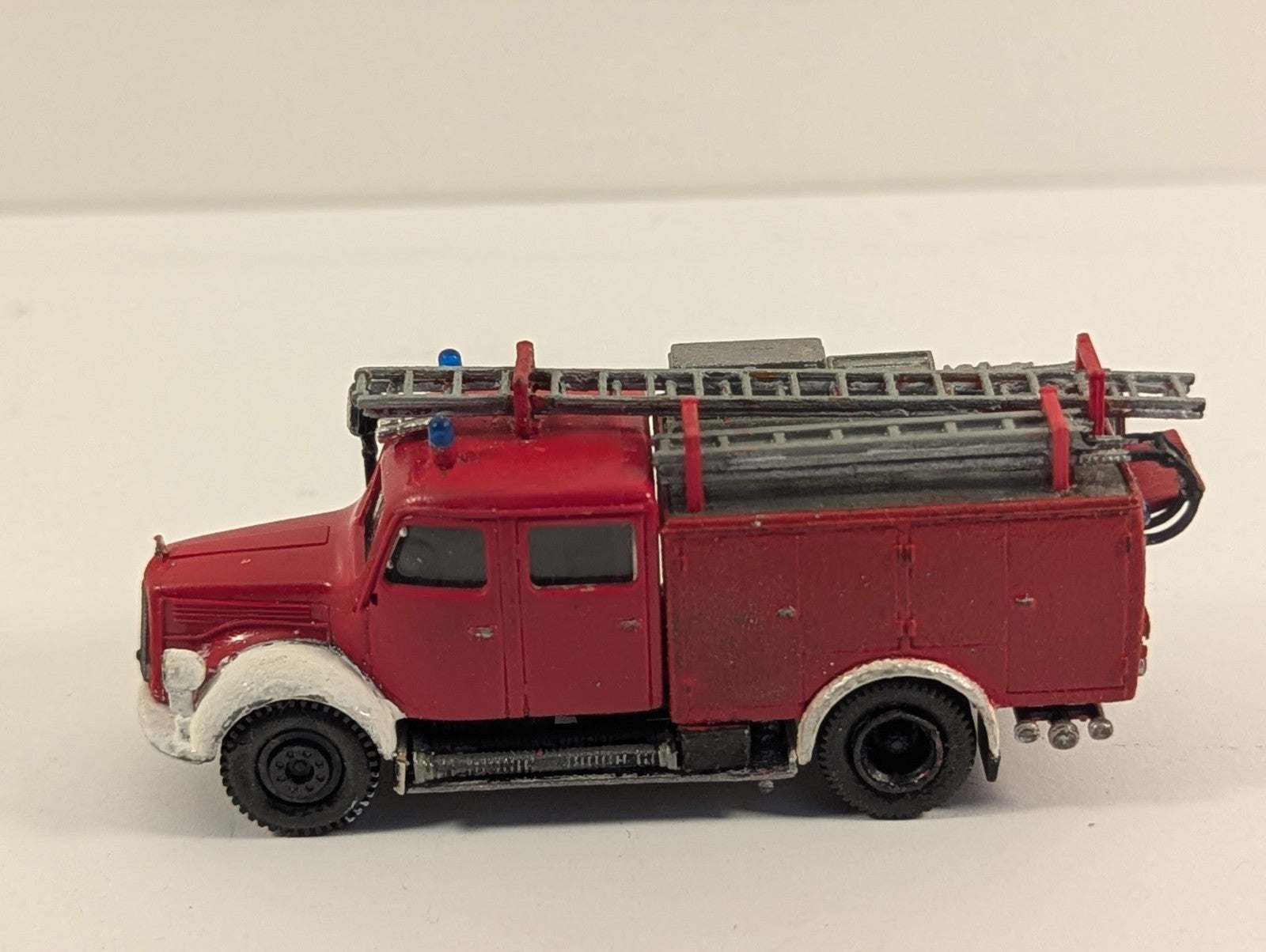 Roco HO Scale Mercedes-Benz L3500 Fire Engine Red