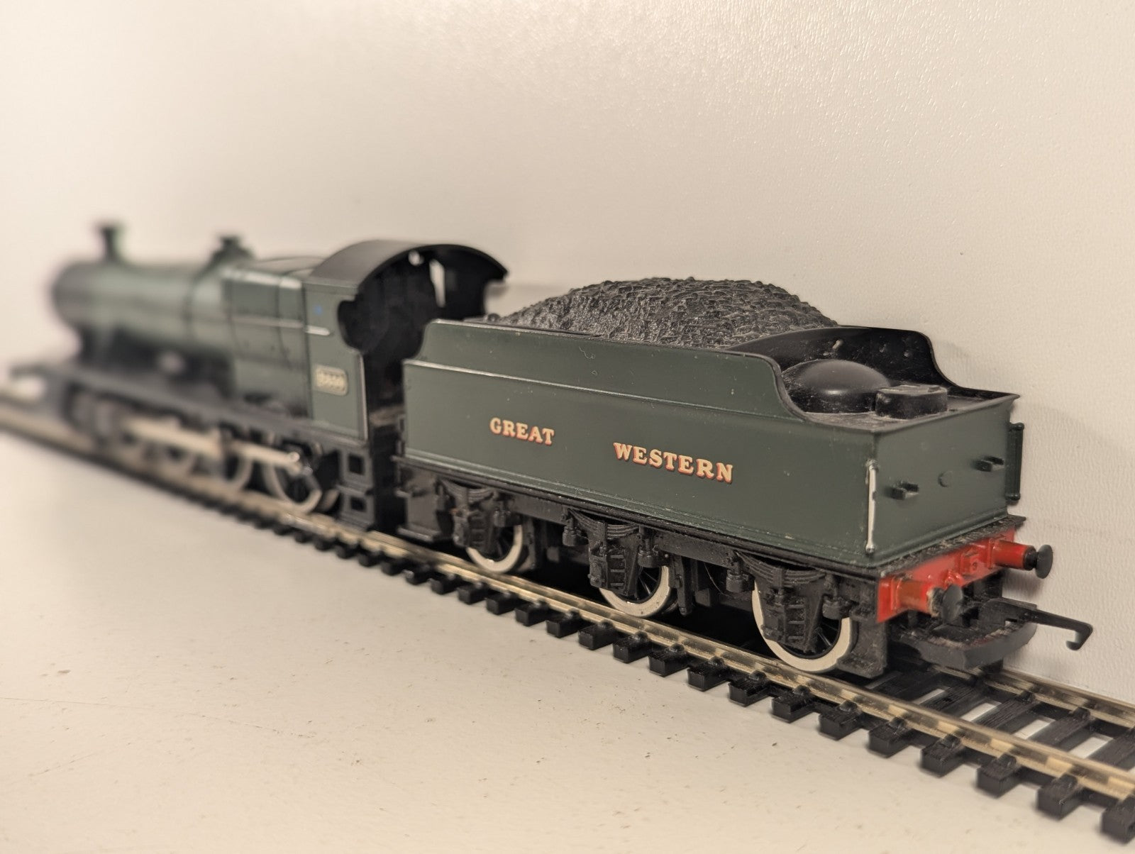 Hornby OO Gauge GWR 2800 Class 2-8-0 Steam Locomotive 2859 GWR Green