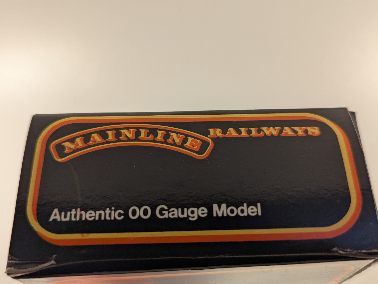 Mainline Railways 37-109 OO Gauge LMS 57' Panelled 1st/3rd Corridor Composite