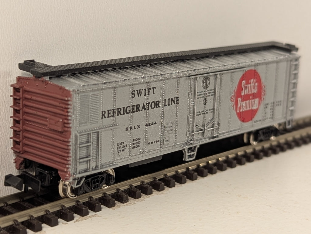 Bachmann N Gauge 51ft Swift's Premium Steel Reefer Car