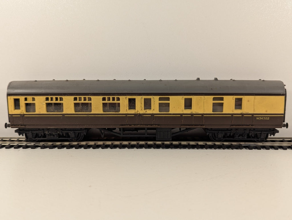 Tri-ang R329 OO Gauge BR Mk1 Brake Second Coach W34302