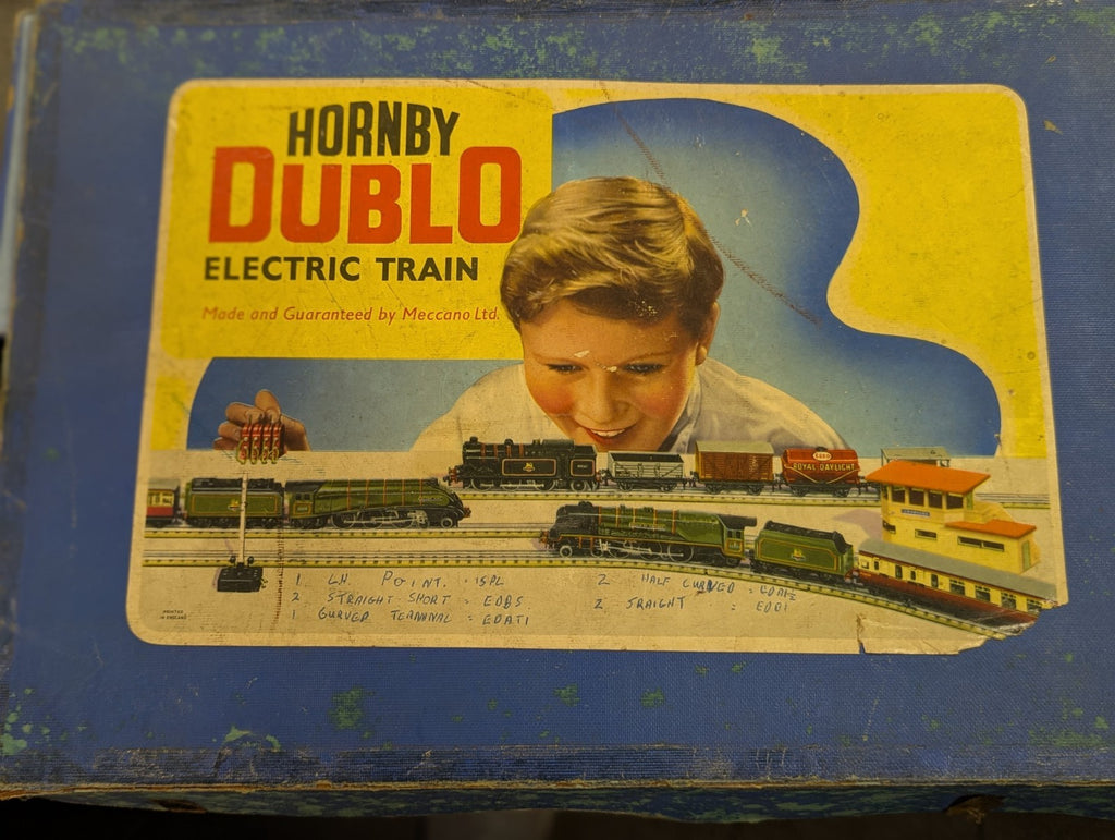 Hornby Dublo EDP18 OO Gauge BR 2-6-4 Tank Suburban Passenger Train Set