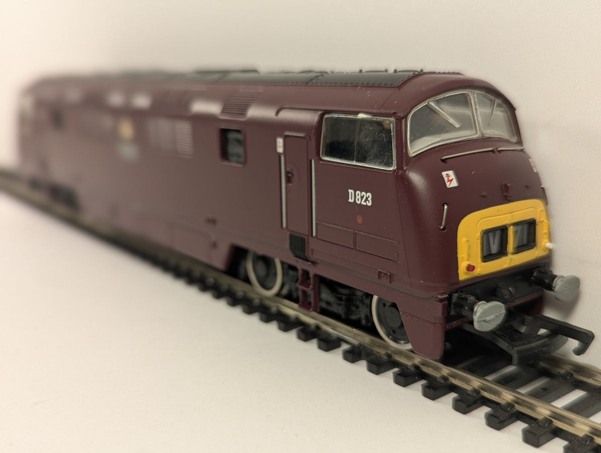 Mainline OO Gauge Class 42 Warship Class Hermes Diesel Locomotive D823 BR Maroon