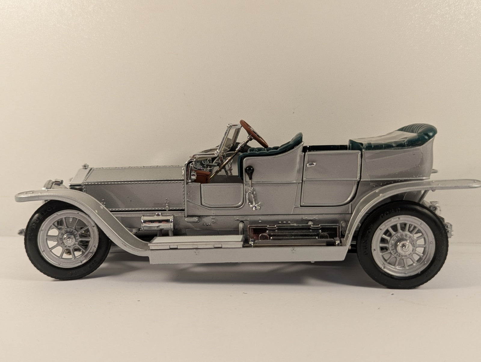 Franklin Mint 1907 Rolls-Royce Silver Ghost - Needs TLC