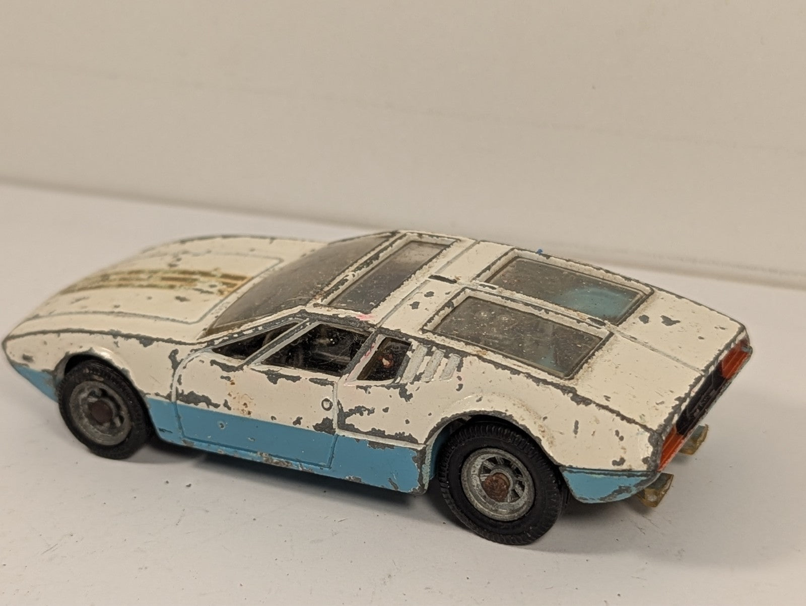Corgi Toys 271 Ghia 5000 Mangusta with De Tomaso Chassis - Chipped Paint