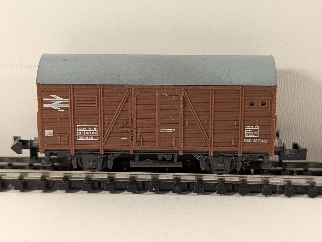 Minitrix N Gauge BR COV A B Goods Van 200424 BR Bauxite