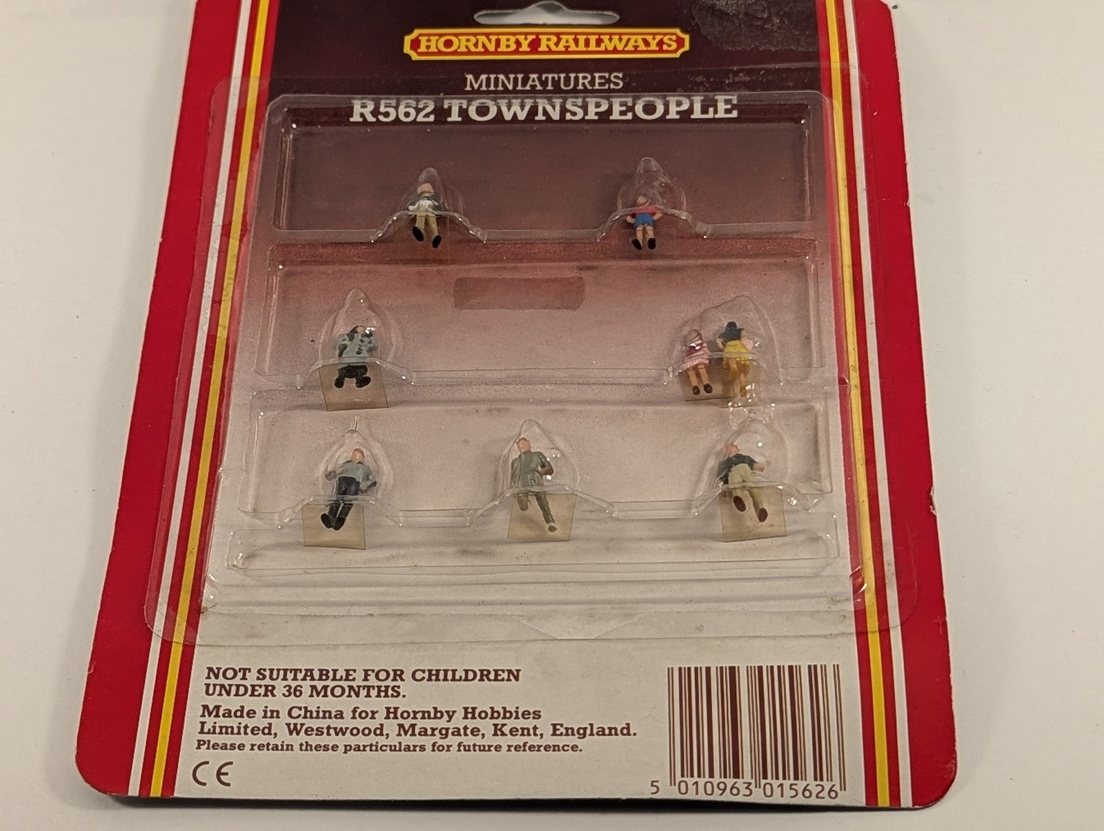 Hornby OO Gauge Townspeople Scenic Figures R562