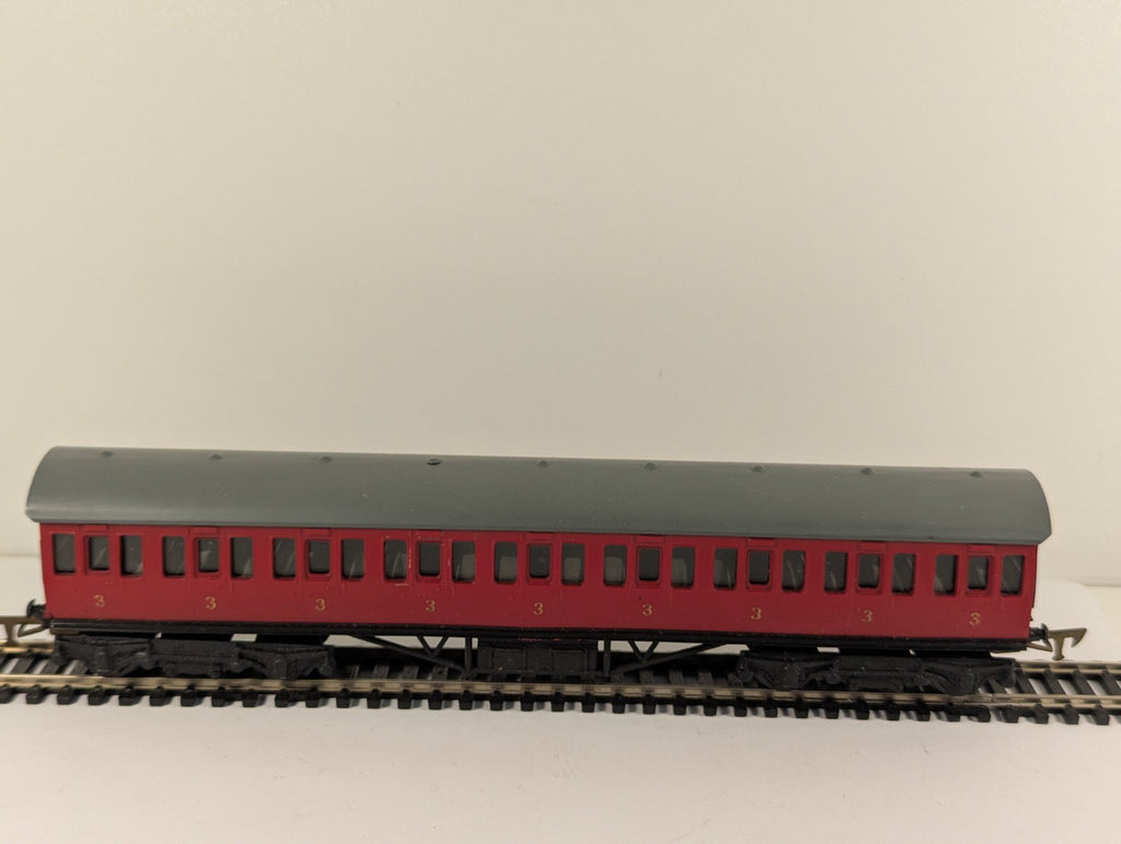 Graham Farish OO Gauge BR Red Suburban 3rd Class Coach Boxed
