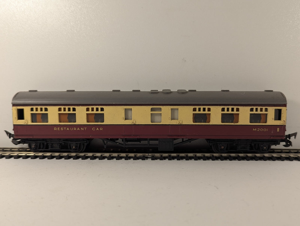 Tri-ang OO Gauge Restaurant Car Passenger Coach M2001 BR Carmine & Cream R228