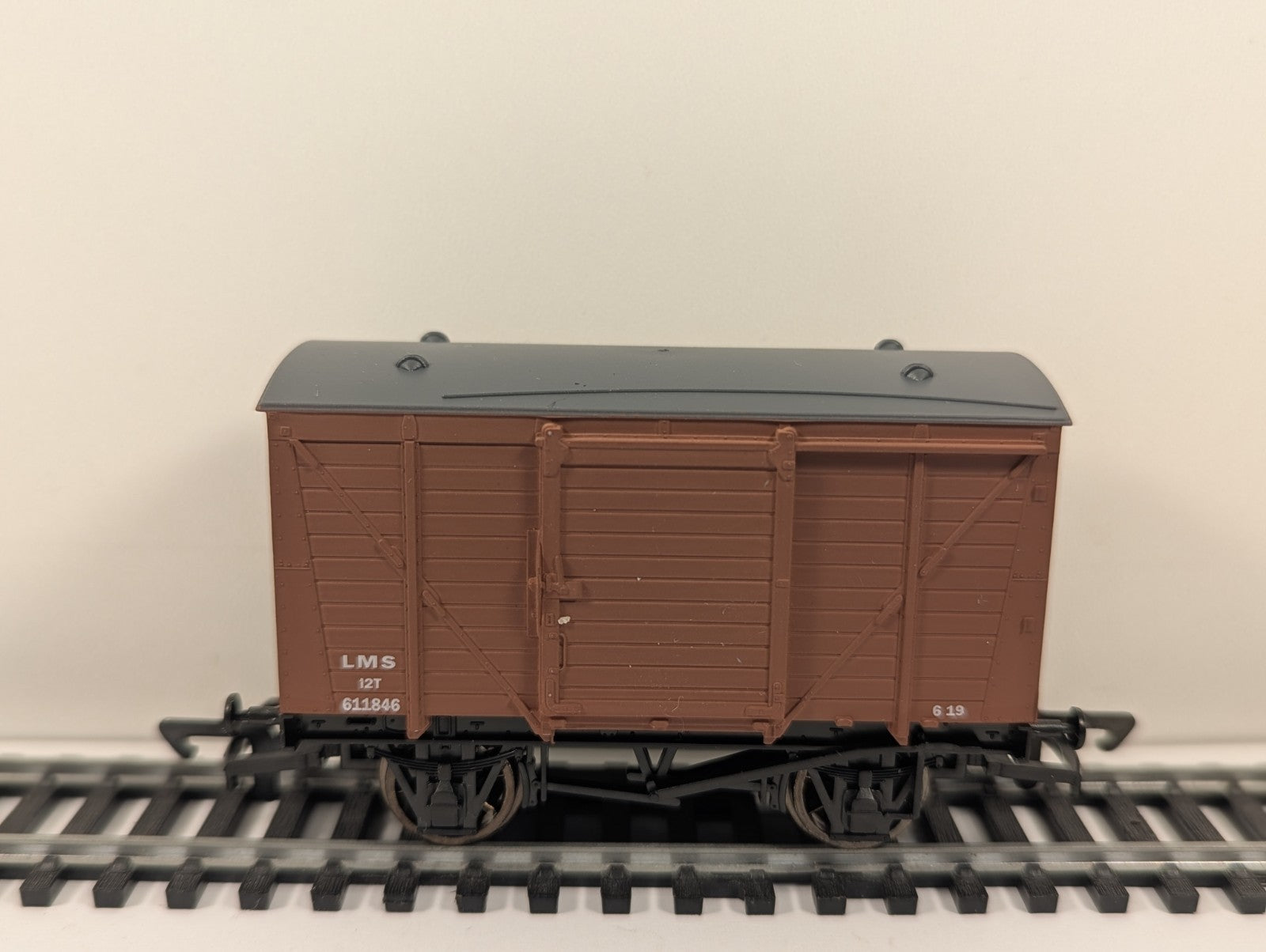 Dapol B567 OO LMS Vent Van