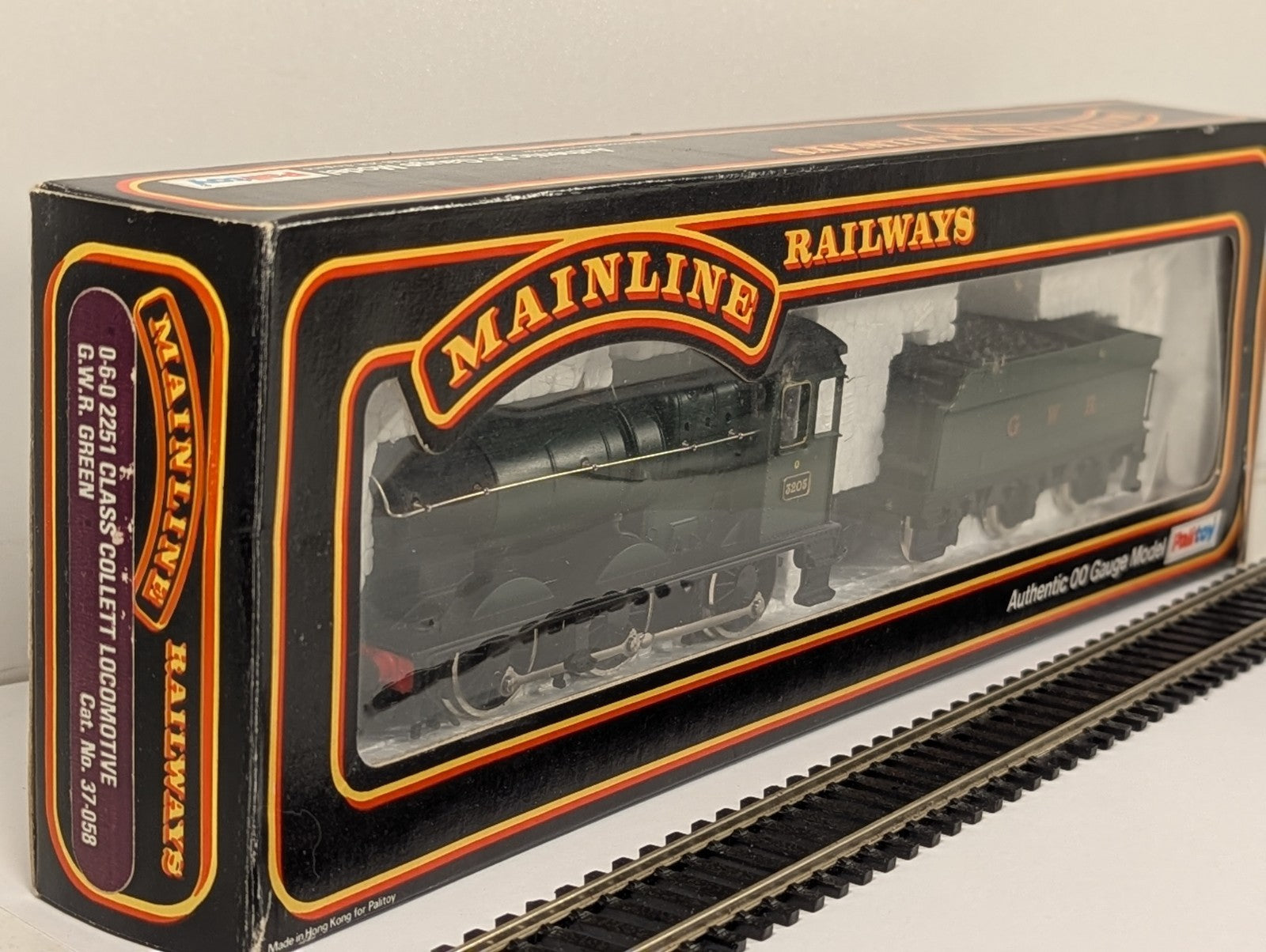Mainline 37-058 OO Gauge GWR Green Collett Goods Class 2251 No. 320