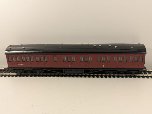 Dapol OO Gauge Stanier 57ft Brake Third M16658 BR Carmine – Lights