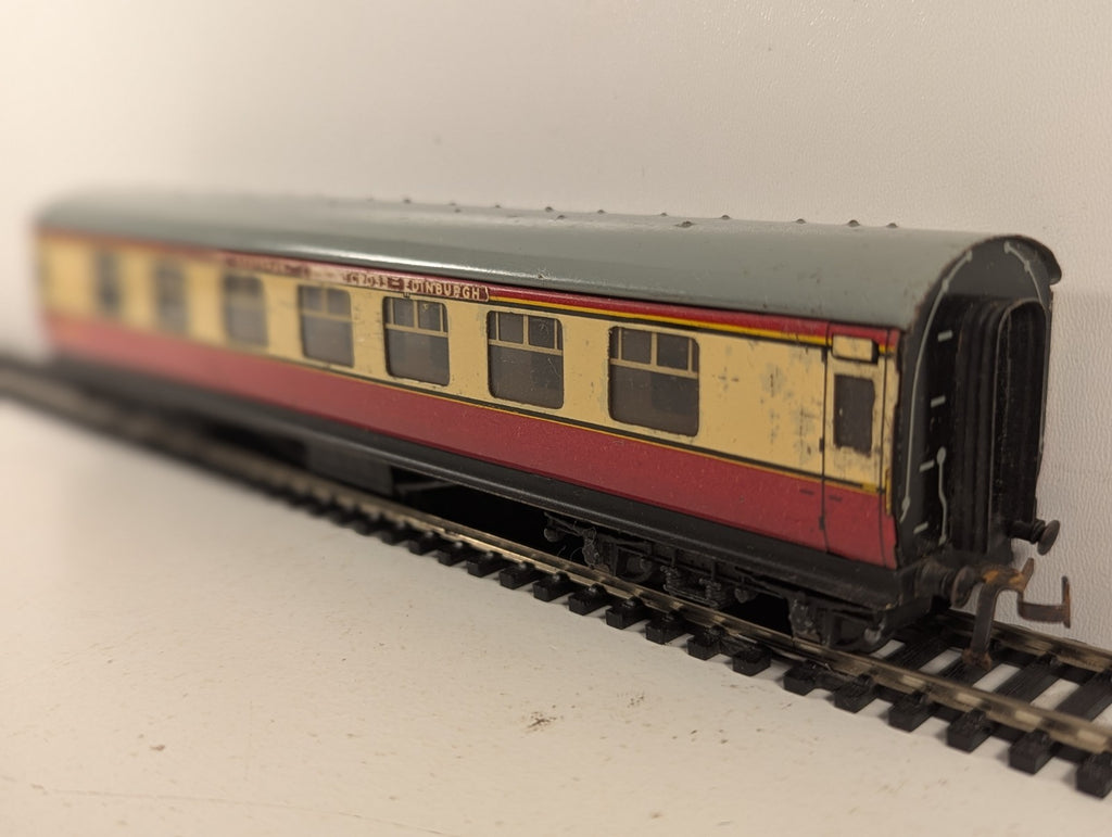 Hornby Dublo OO Gauge D12 LMR Corridor Composite Coach Passenger Coach