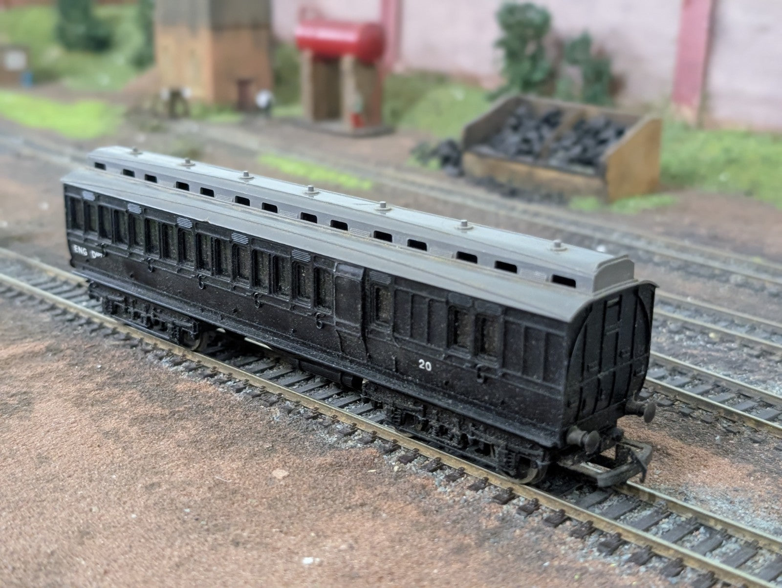Tri-ang R620 BR Clerestory Brake Coach No. 20 (Engineering Black Livery)