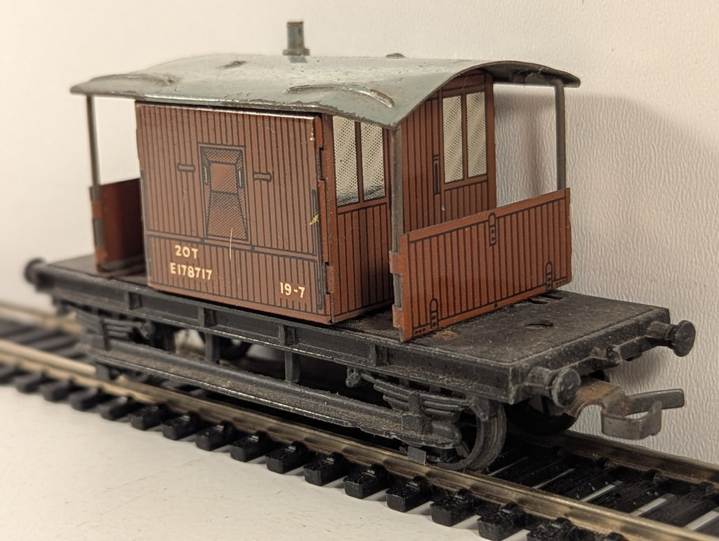 Hornby Dublo 32046 Tinplate 20 Ton Brake Van OO Gauge - Dented Roof