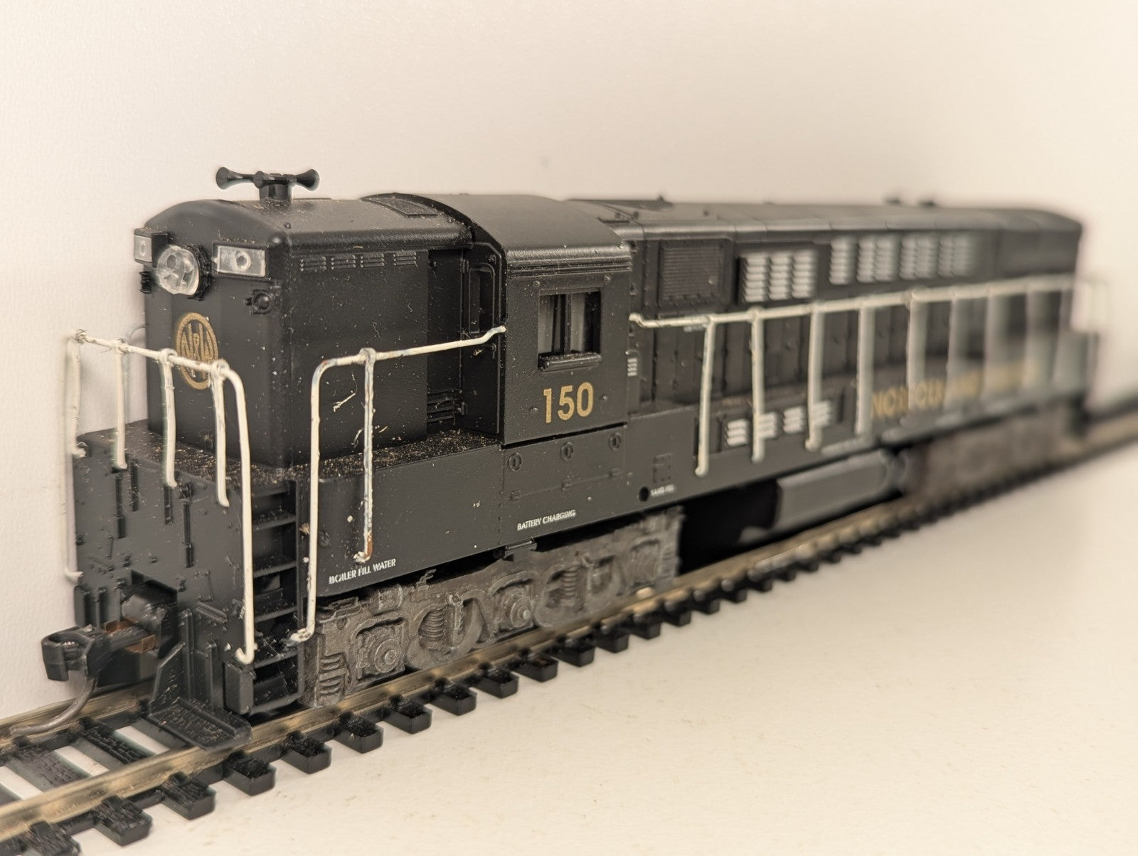Atlas HO Scale Alco RSD-4/5 Diesel Locomotive 150 Norfolk and Western 43015