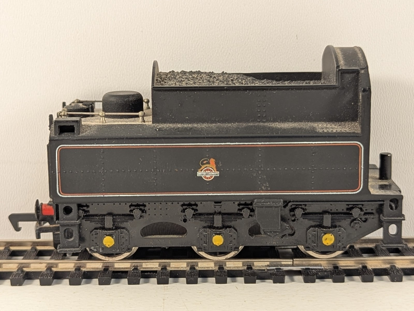 Mainline OO Gauge BR Standard Tender BR Black - Spares/Repairs
