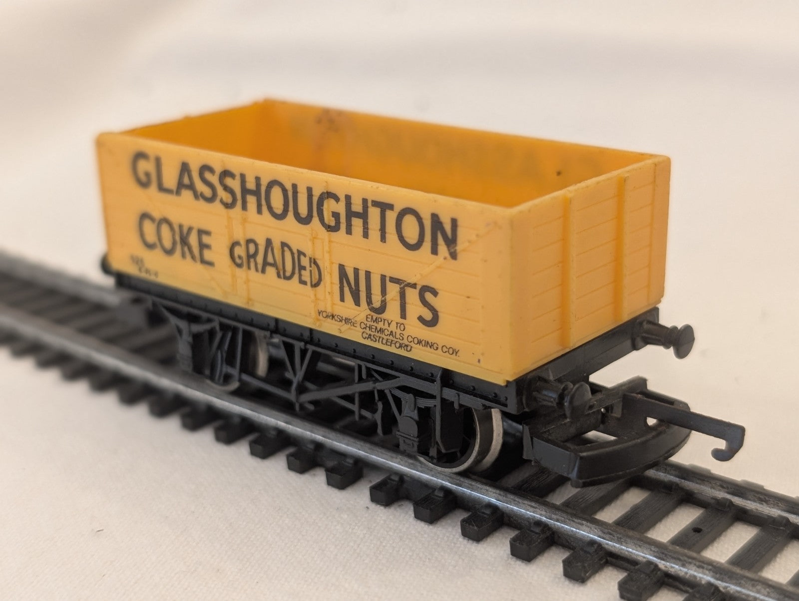 Lima L305612A OO Gauge 7 Plank Open Wagon “Glasshoughton”