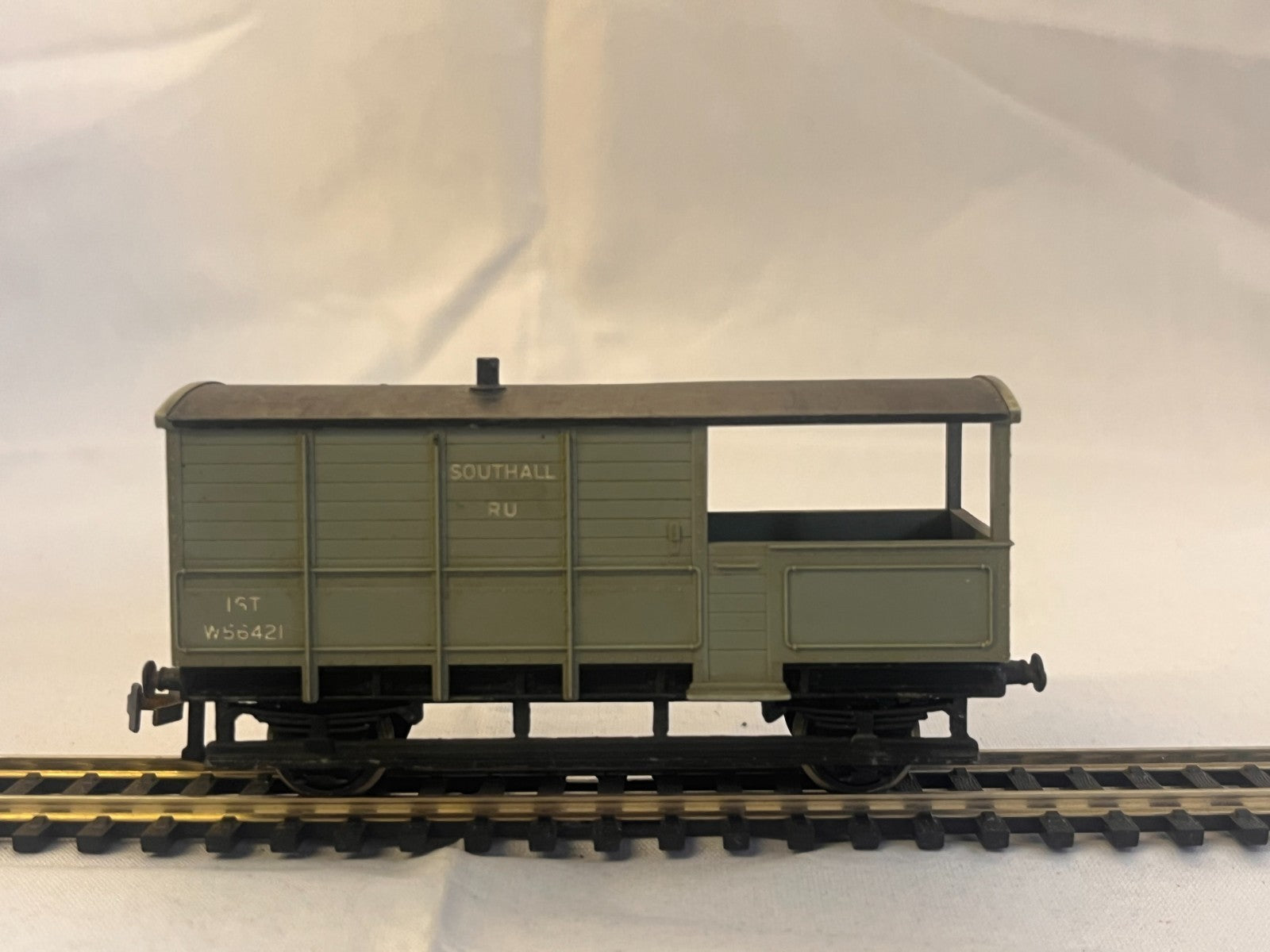 Hornby Dublo OO Gauge WR 16 Ton Brake Van Southall
