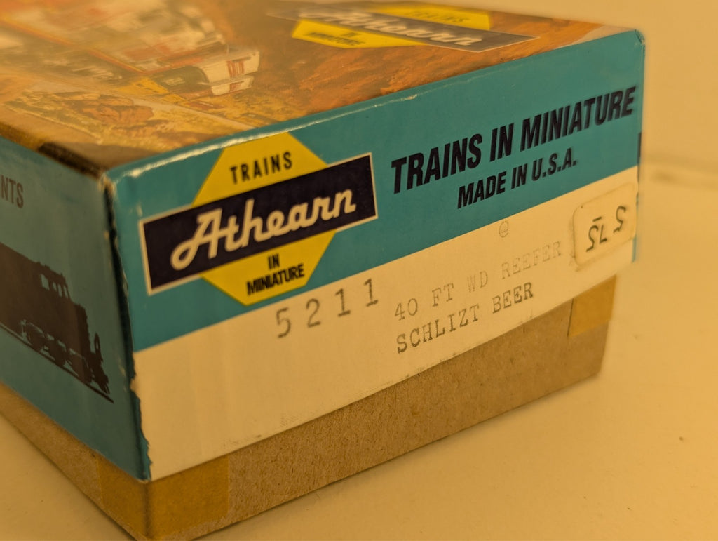 Athearn 5211 40-Foot Wood-Sheathed Refrigerator Car Kit HO Gauge - Boxed