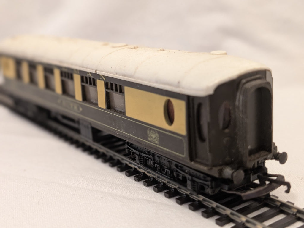 Tri-ang OO Gauge R228 Pullman Parlour Car “Ruth”