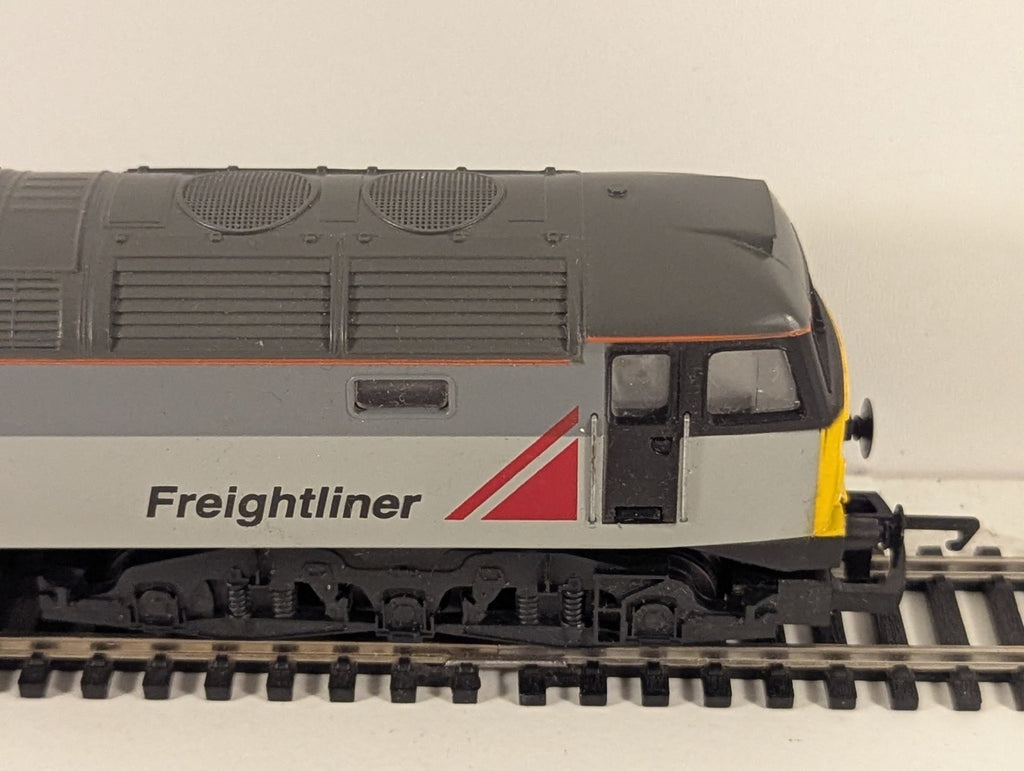 Hornby R2013A Class 47 Diesel Locomotive 47376 Freightliner 1995 Livery