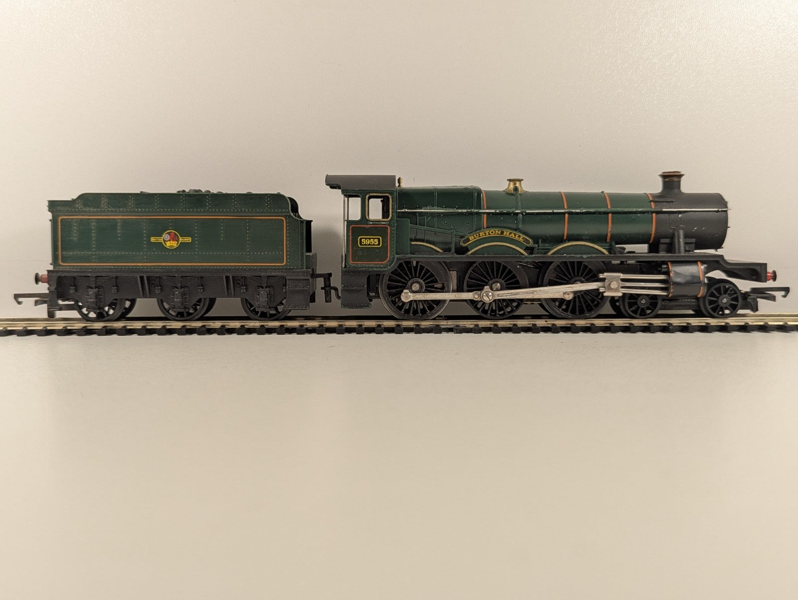 Hornby R759 OO Gauge GWR Hall Class "Burton Hall" Steam Locomotive - Renumbered
