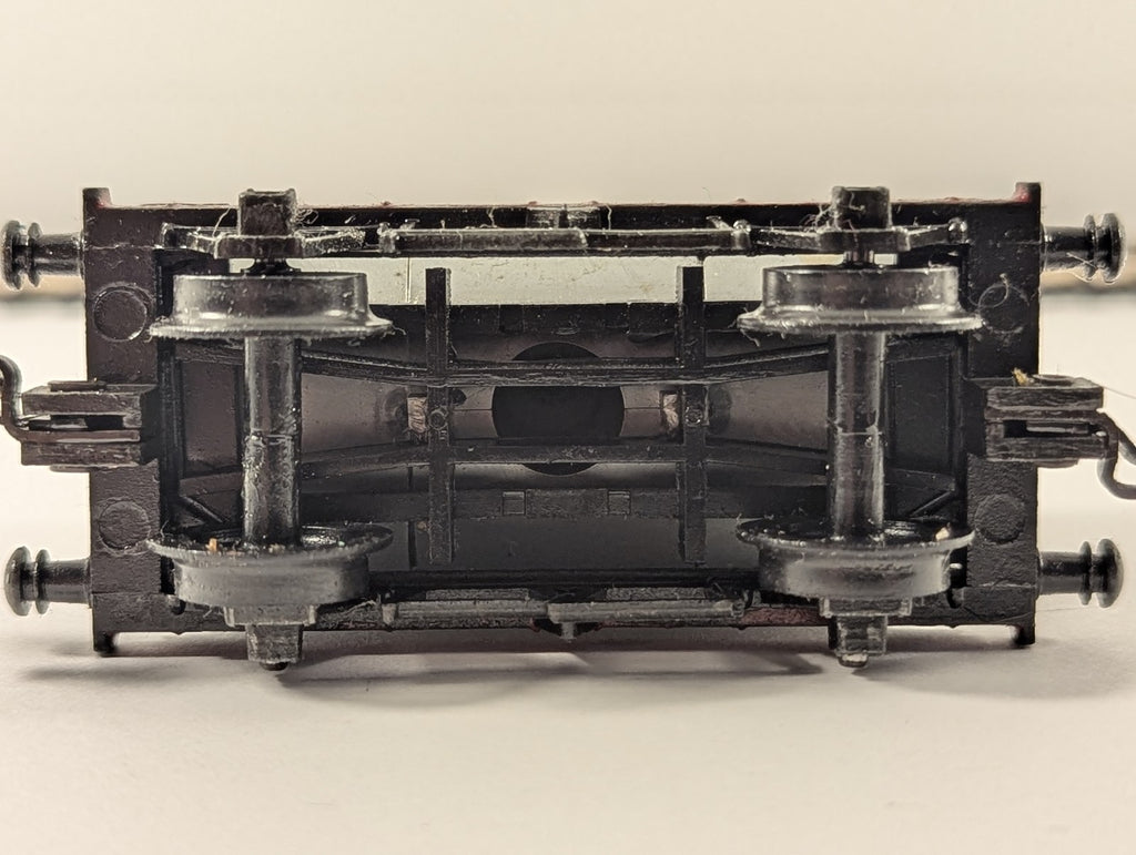 Tri-ang OO Gauge BP Tank Wagon BP Silver R12