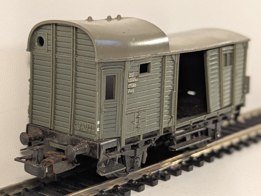 Märklin 4600 H0 Gauge DB Freight Guard's Van - Damaged
