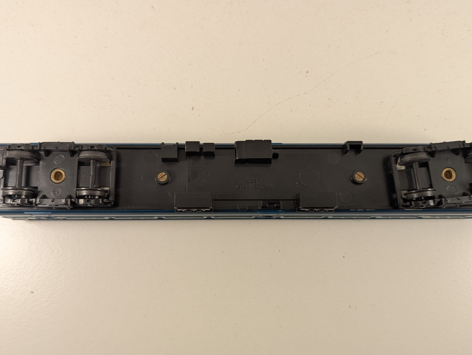 Hornby OO Gauge BR Mark 2 Coach Passenger Coach M5120 BR Blue & Grey