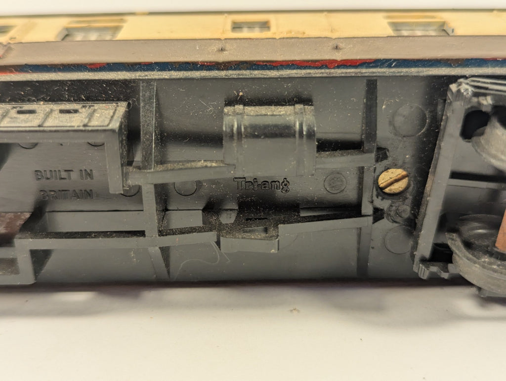 Lima OO Gauge BR Mk1 Full Brake Coach Chocolate & Cream