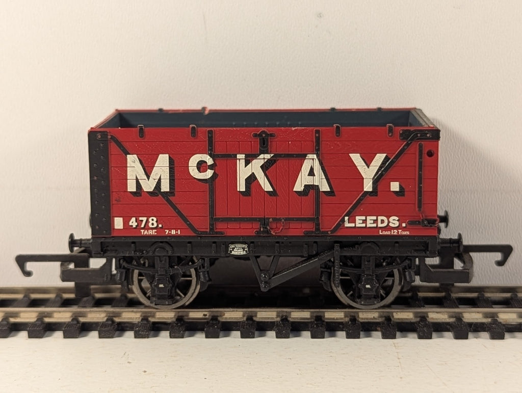 Hornby OO Gauge McKay Leeds 7-Plank Wagon Open Wagon 478 McKay