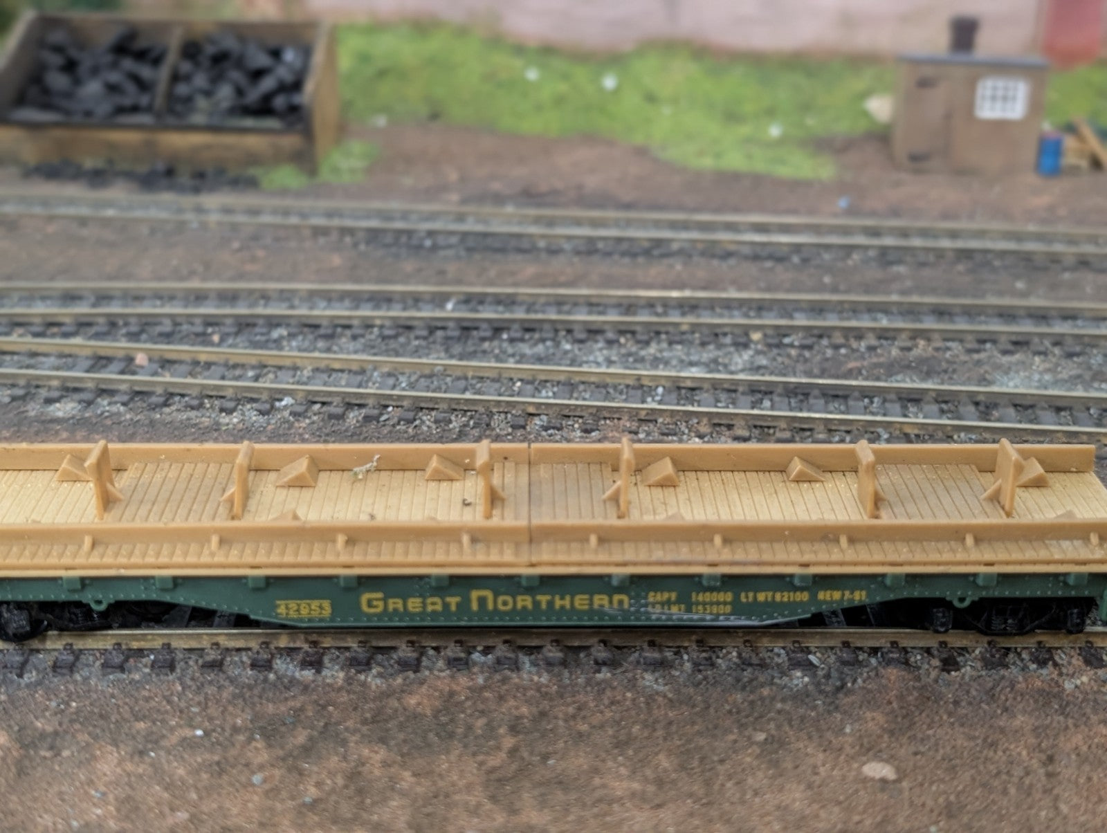Tyco HO Gauge Great Northern Flat Carrier No. 353A