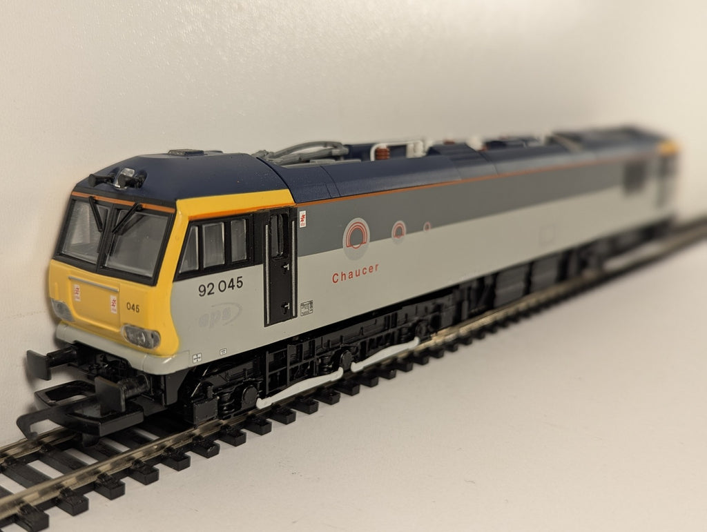 Hornby OO Gauge Class 92 Electric Locomotive 92045 EPS Grey R2035