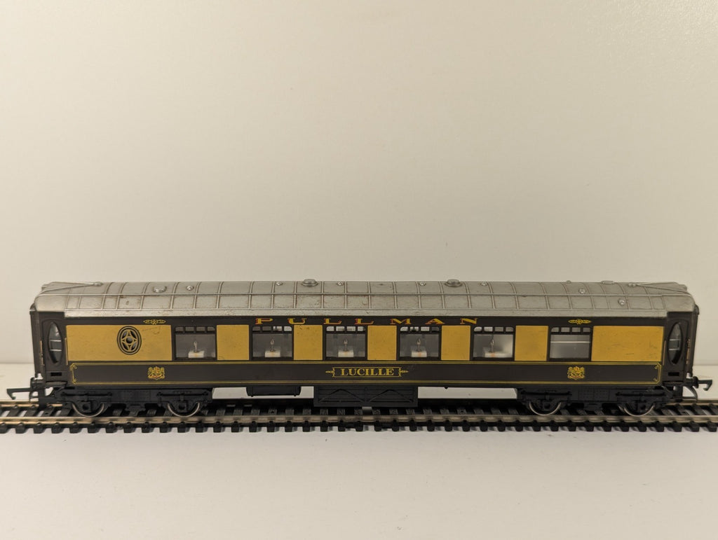 Hornby OO Gauge Pullman Parlour Car Lucille
