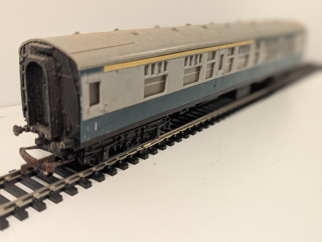 Tri-ang Hornby OO Gauge BR Mk1 Composite Coach No.15865