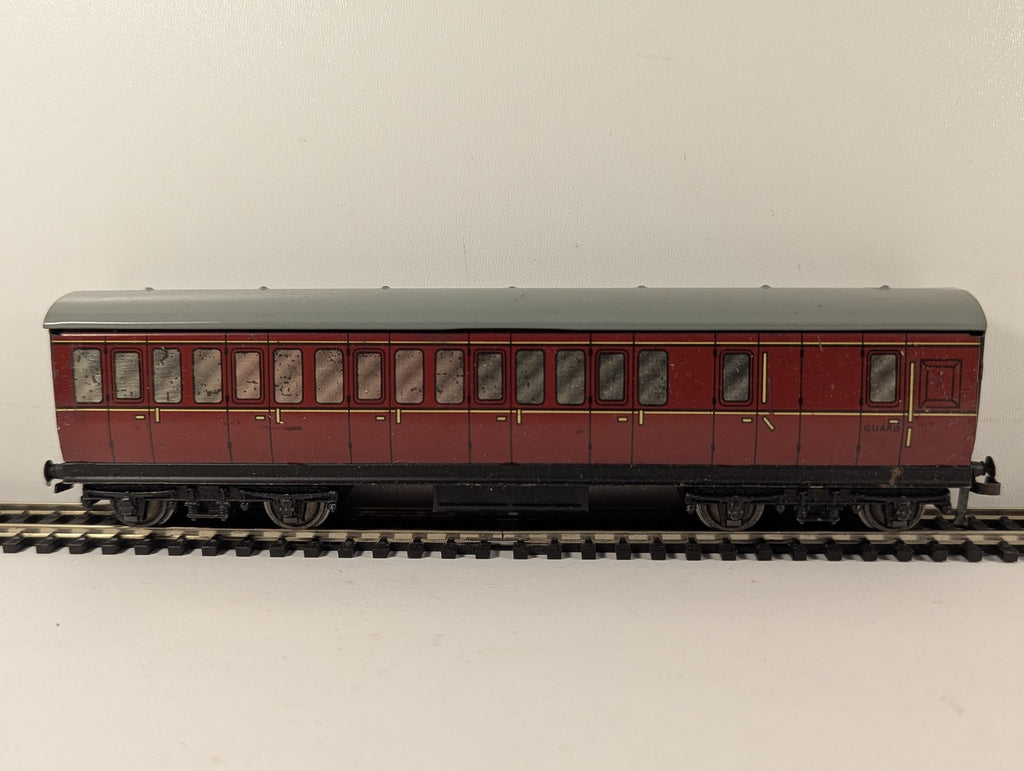 Hornby Dublo OO Gauge Tinplate LMS Brake Third Passenger Coach LMS Maroon