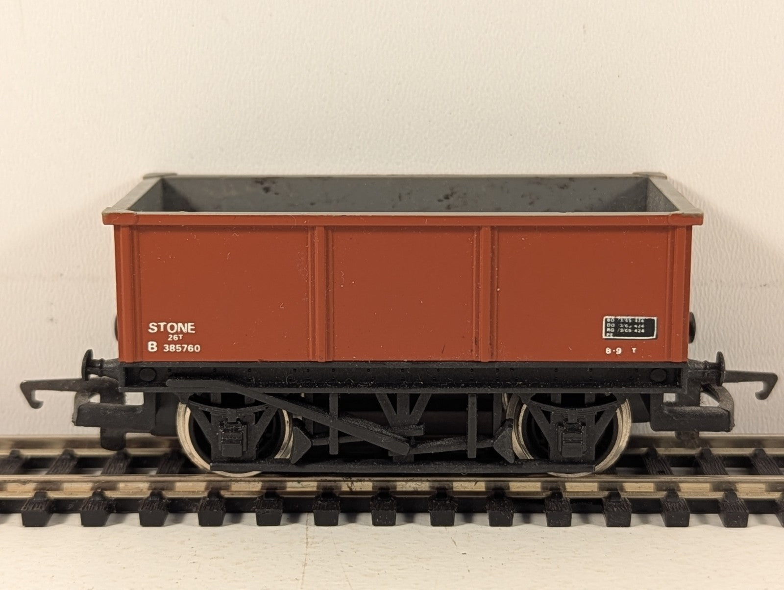 Hornby OO Gauge BR 26 Ton Mineral Wagon 'STONE' Goods Wagon B385760