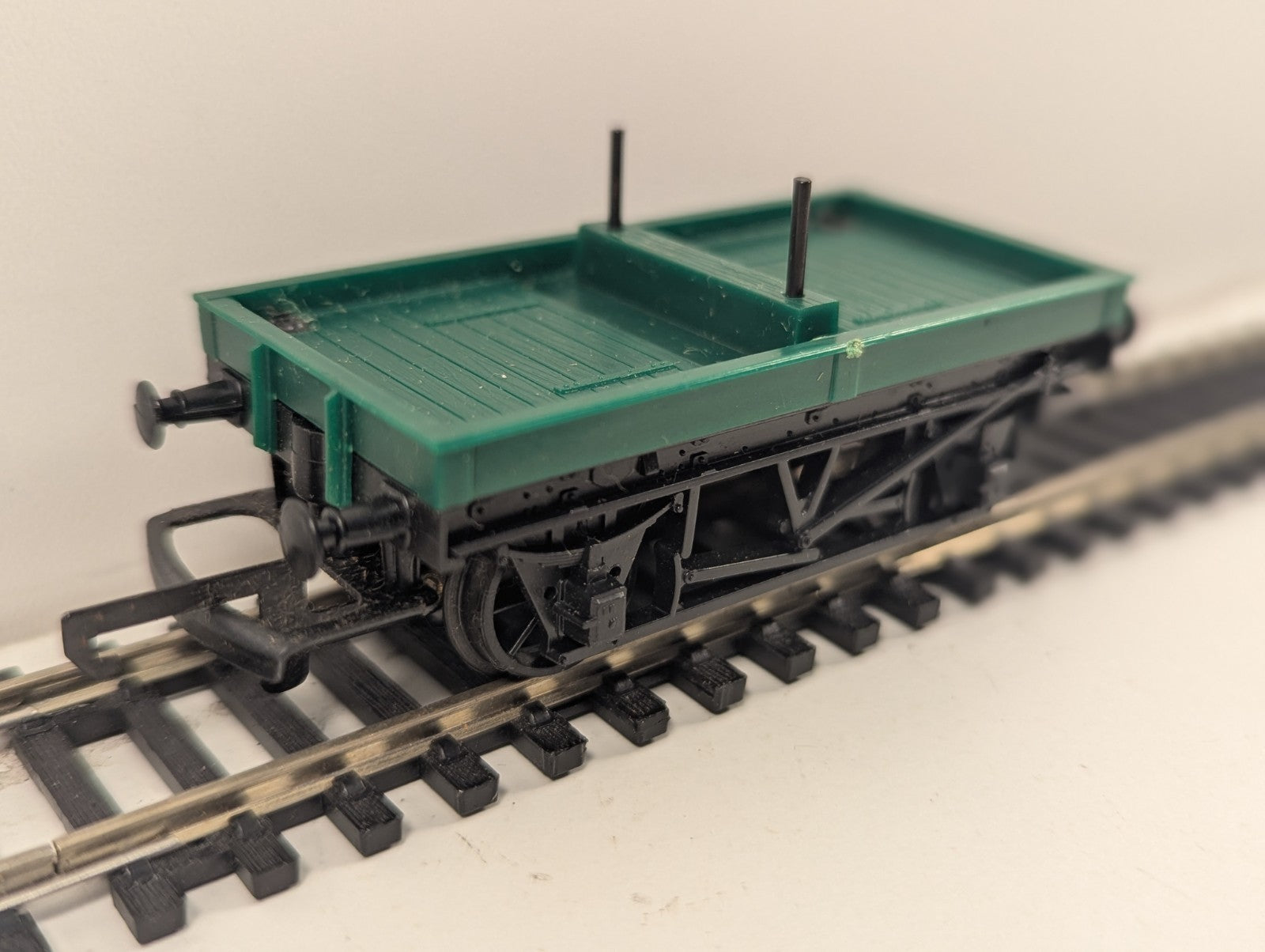 Tri-ang Hornby OO Gauge R17 BR Bolster Wagon B913011