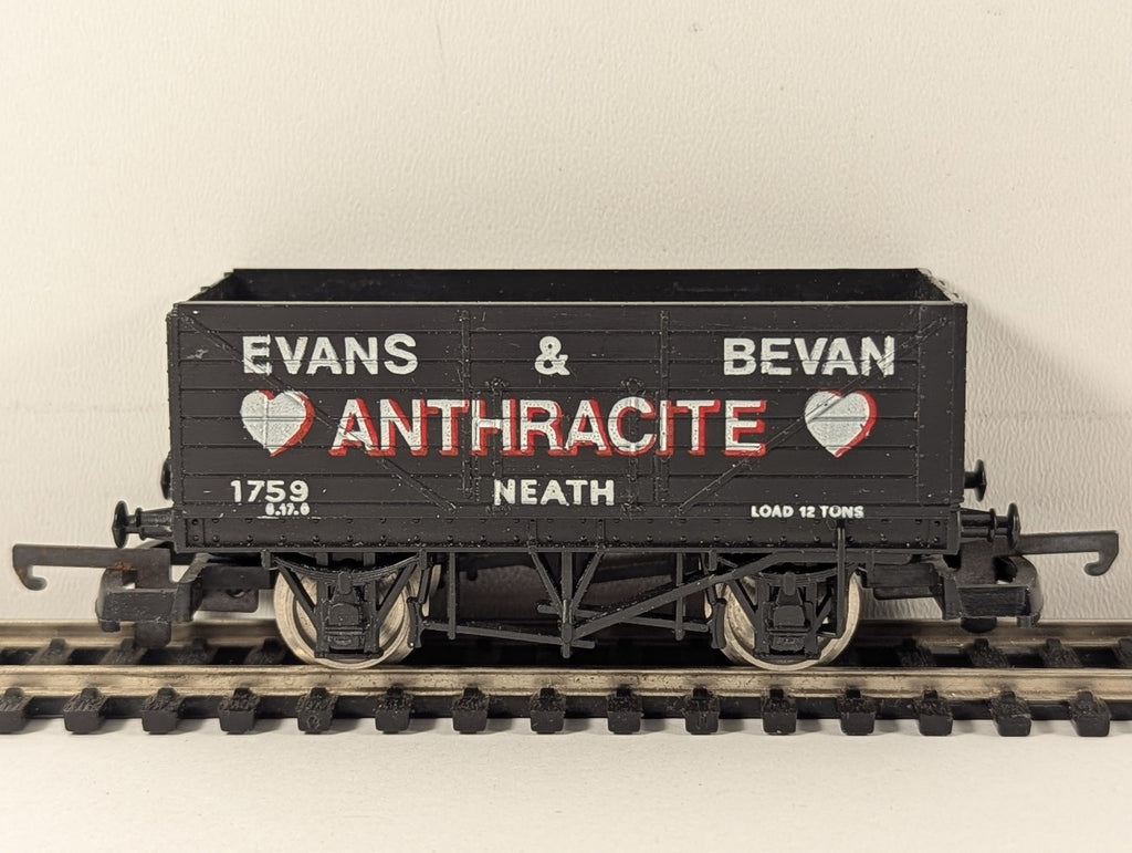 Lima OO Gauge 7 Plank Wagon Evans & Bevan Anthracite Goods Wagon 1759 30 5613 W